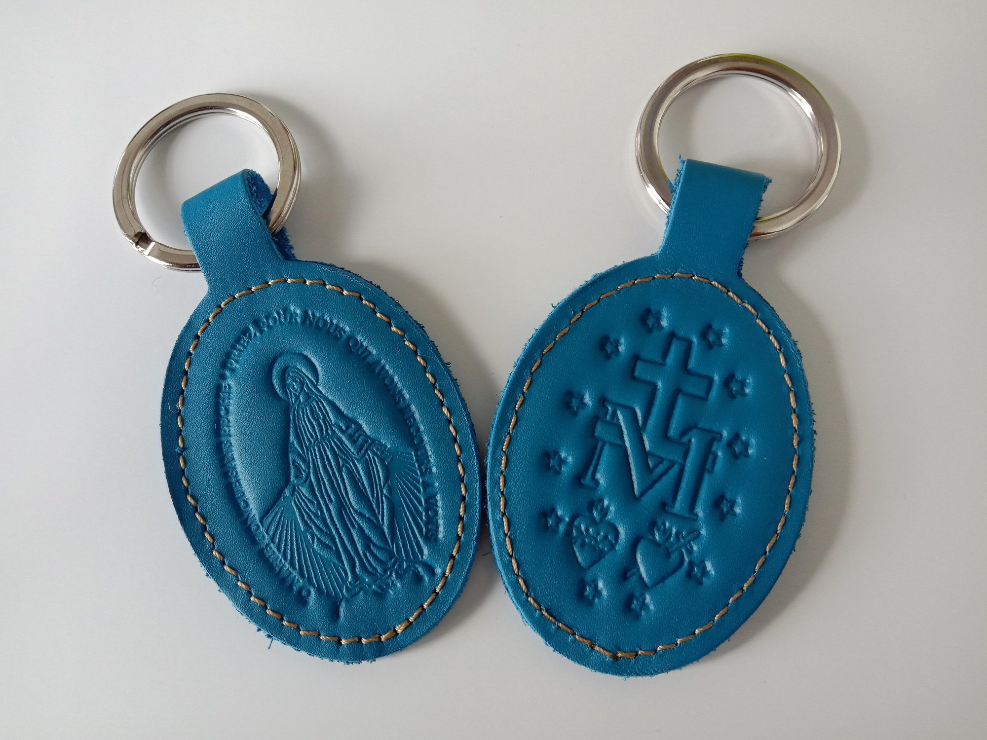 Porte clés en cuir bleu foncé motif médaille miraculeuse - La Boutique de  Theophile